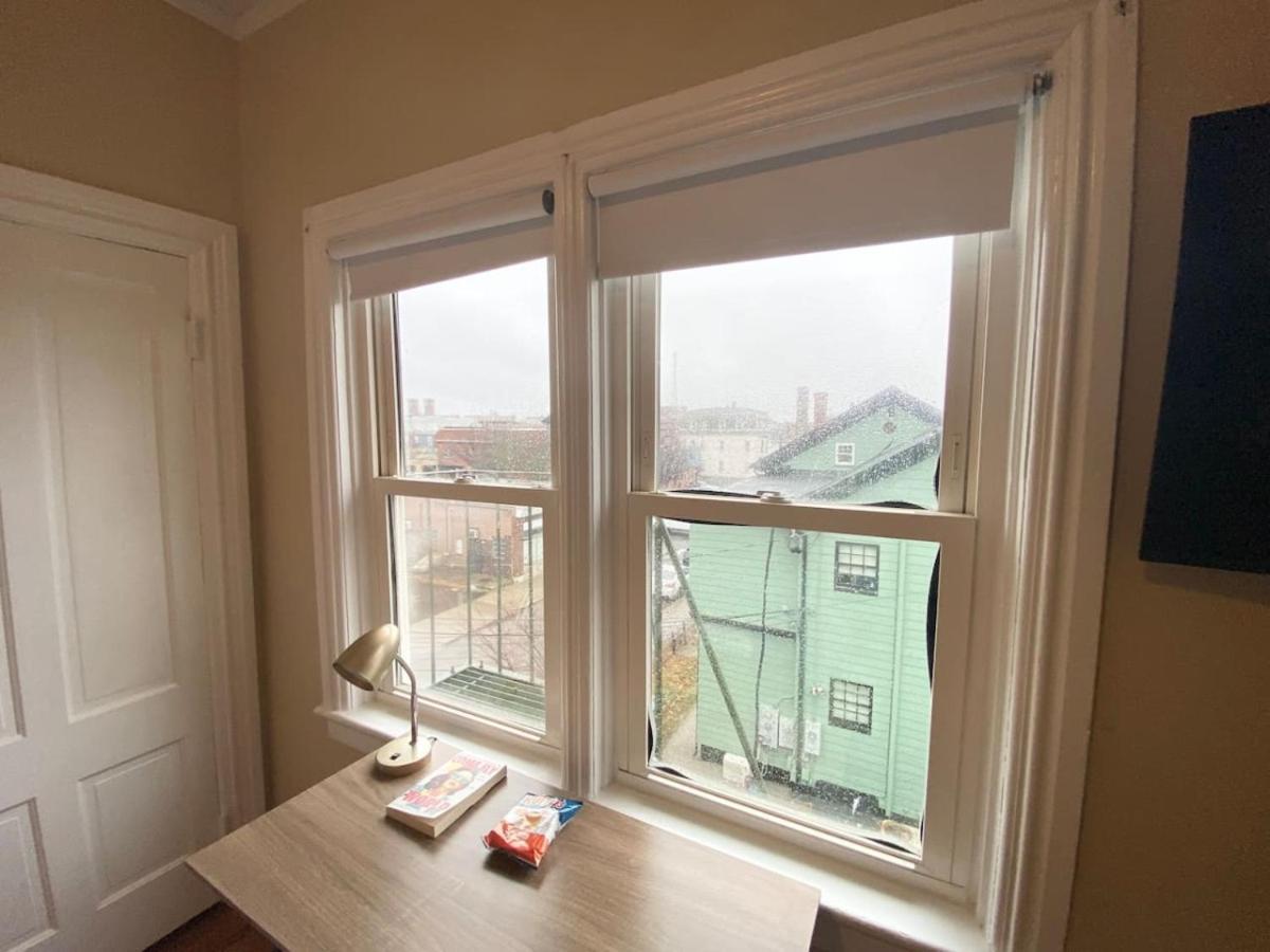 Sunny Spacious Room In Federal Hill, Downtown With Shared Bathroom And Kitchen 프로비던스 외부 사진