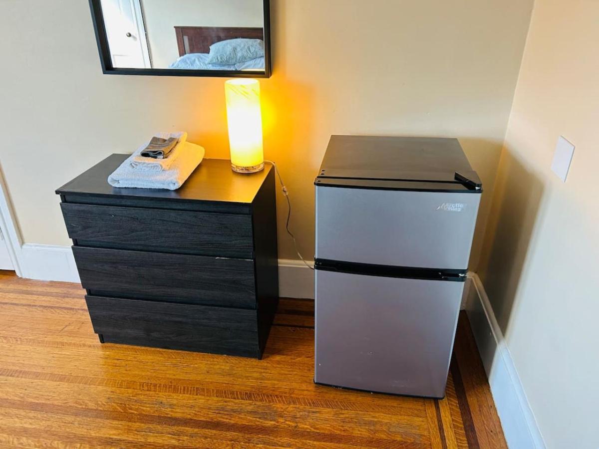 Sunny Spacious Room In Federal Hill, Downtown With Shared Bathroom And Kitchen 프로비던스 외부 사진