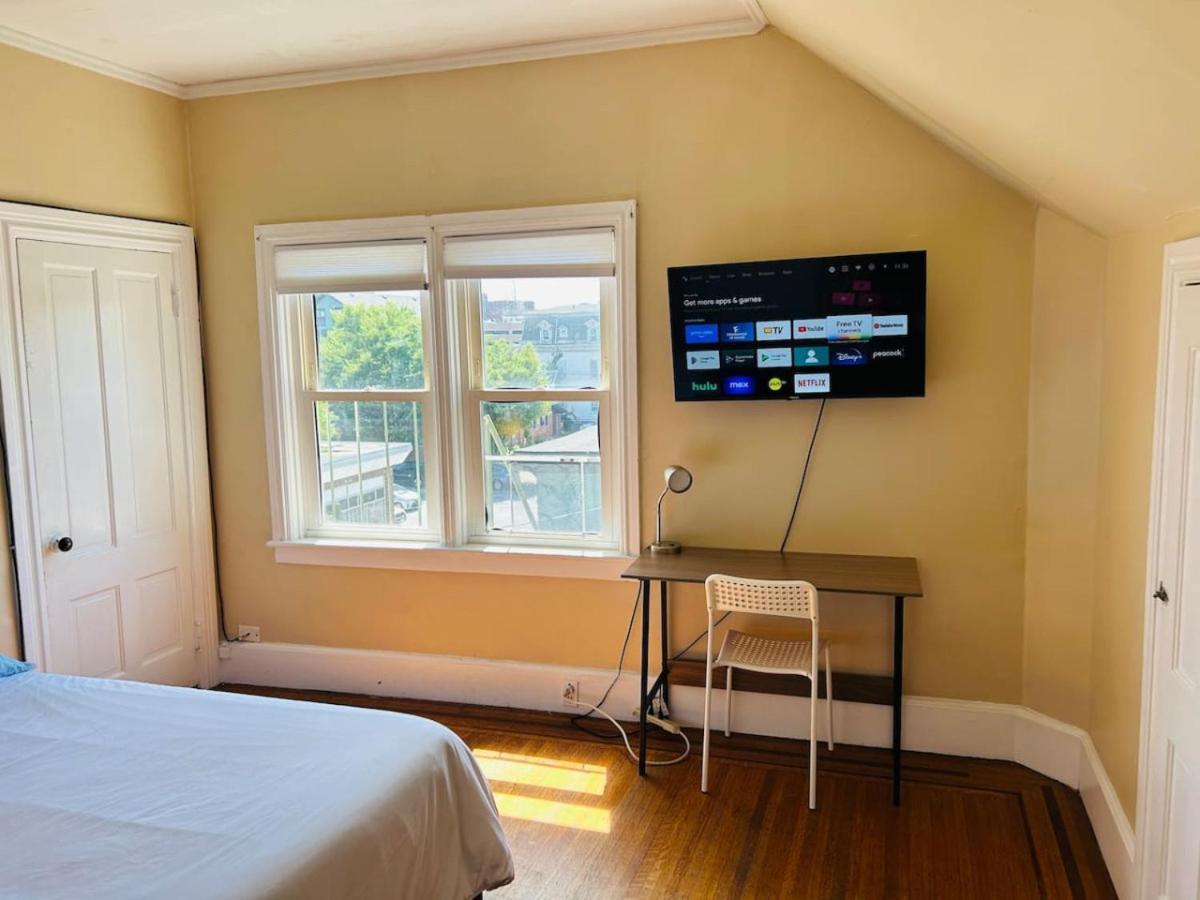 Sunny Spacious Room In Federal Hill, Downtown With Shared Bathroom And Kitchen 프로비던스 외부 사진