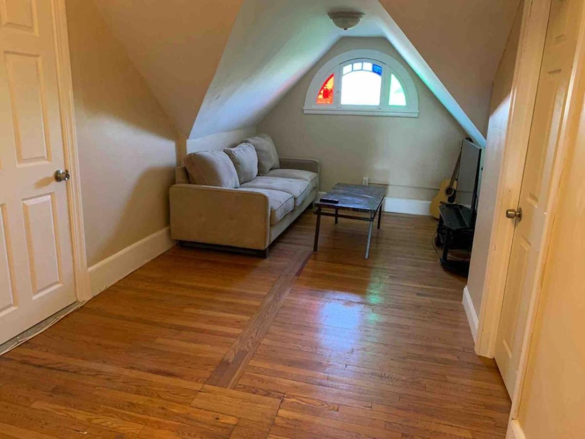 Sunny Spacious Room In Federal Hill, Downtown With Shared Bathroom And Kitchen 프로비던스 외부 사진